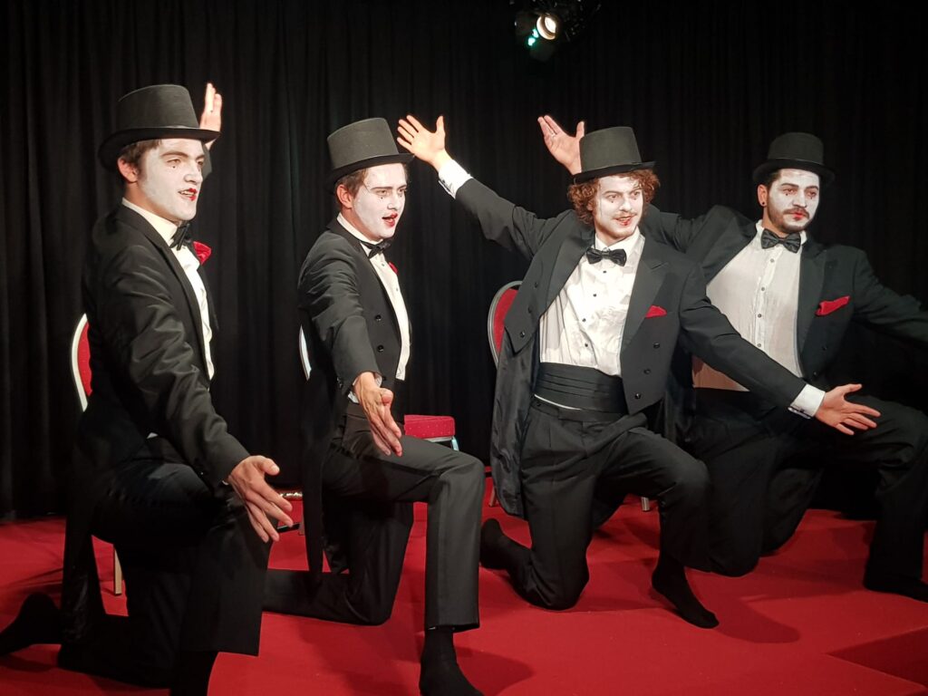 GESTERN – HEUTE – MORGEN – HEREINSPAZIERT!