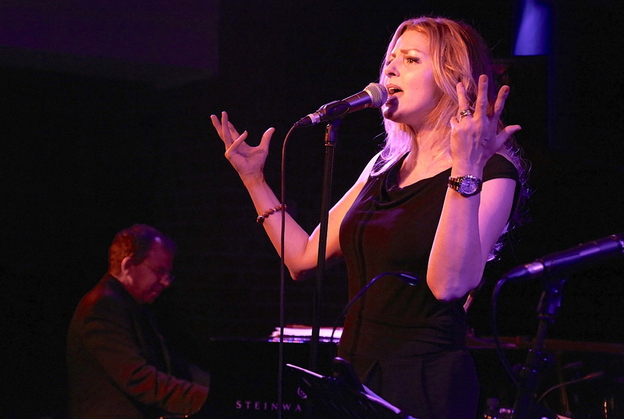 Jasmin Bayer & Davide Roberts